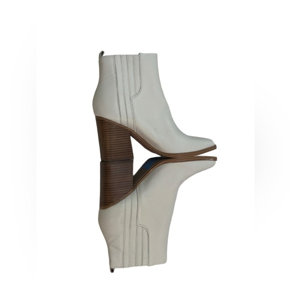 Marc Fisher Mloshay Leather Western Ankle Booties Ivory Size 10 - Picture 1 of 9